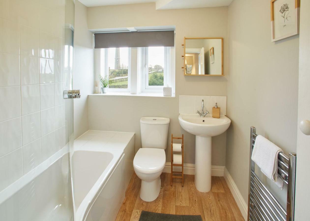 Host & Stay - Cosy Cottage Emley Exterior foto